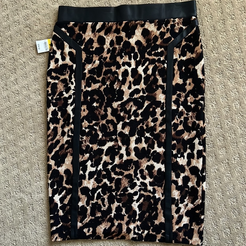 NWT Thalia Sodi Leopard Skirt